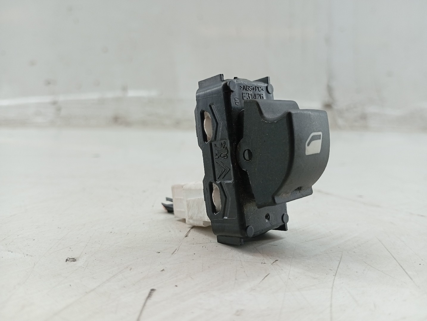 Comutador de vidro frente direito OPEL CROSSLAND X (P17) | 17 -  Imagem-3