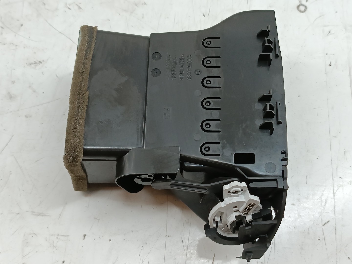 Difusor de ar esquerdo OPEL ASTRA K (B16) | 15 - 