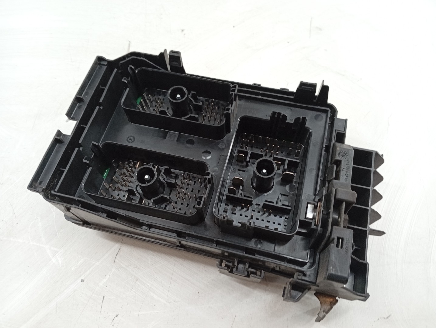 Caixa de Fusíveis OPEL ASTRA K (B16) | 15 - 