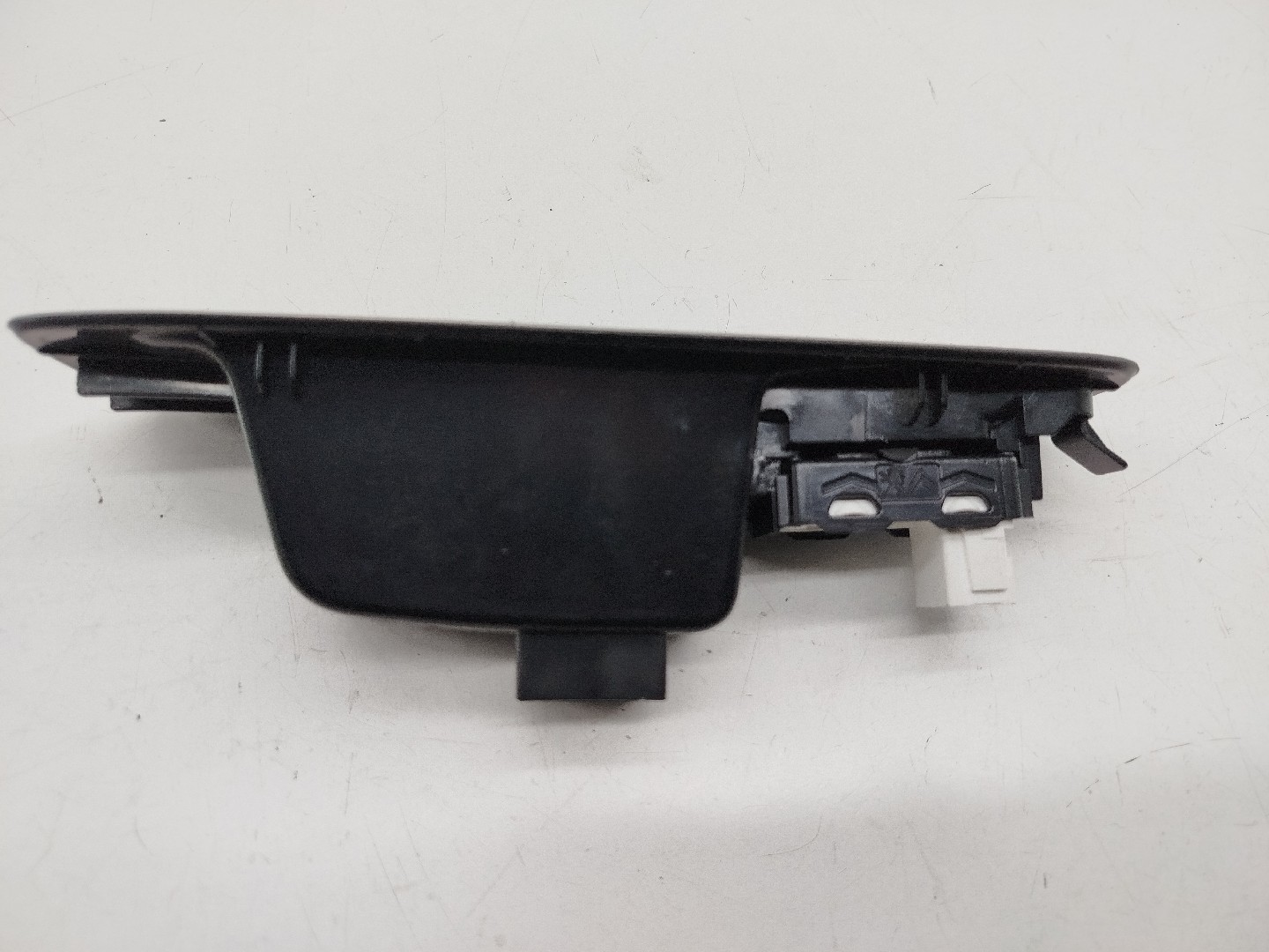 Comutador de vidro frente direito PEUGEOT 308 II | 13 -  Imagem-1