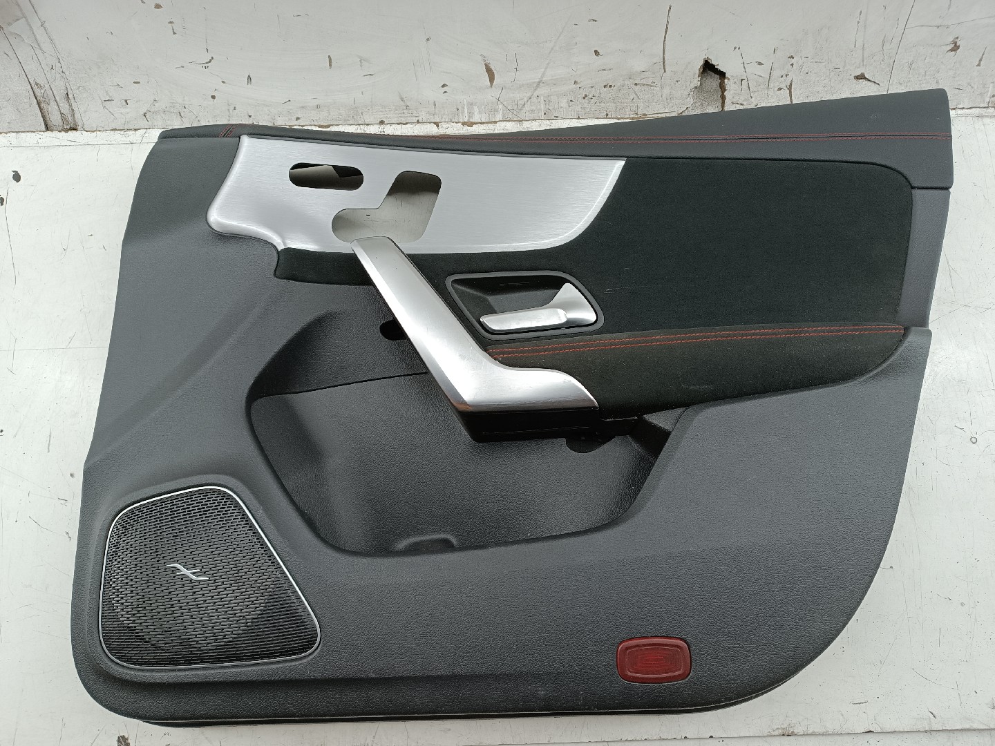 Quartela de porta frente direita MERCEDES-BENZ CLA (C118) | 19 -  Imagem-12