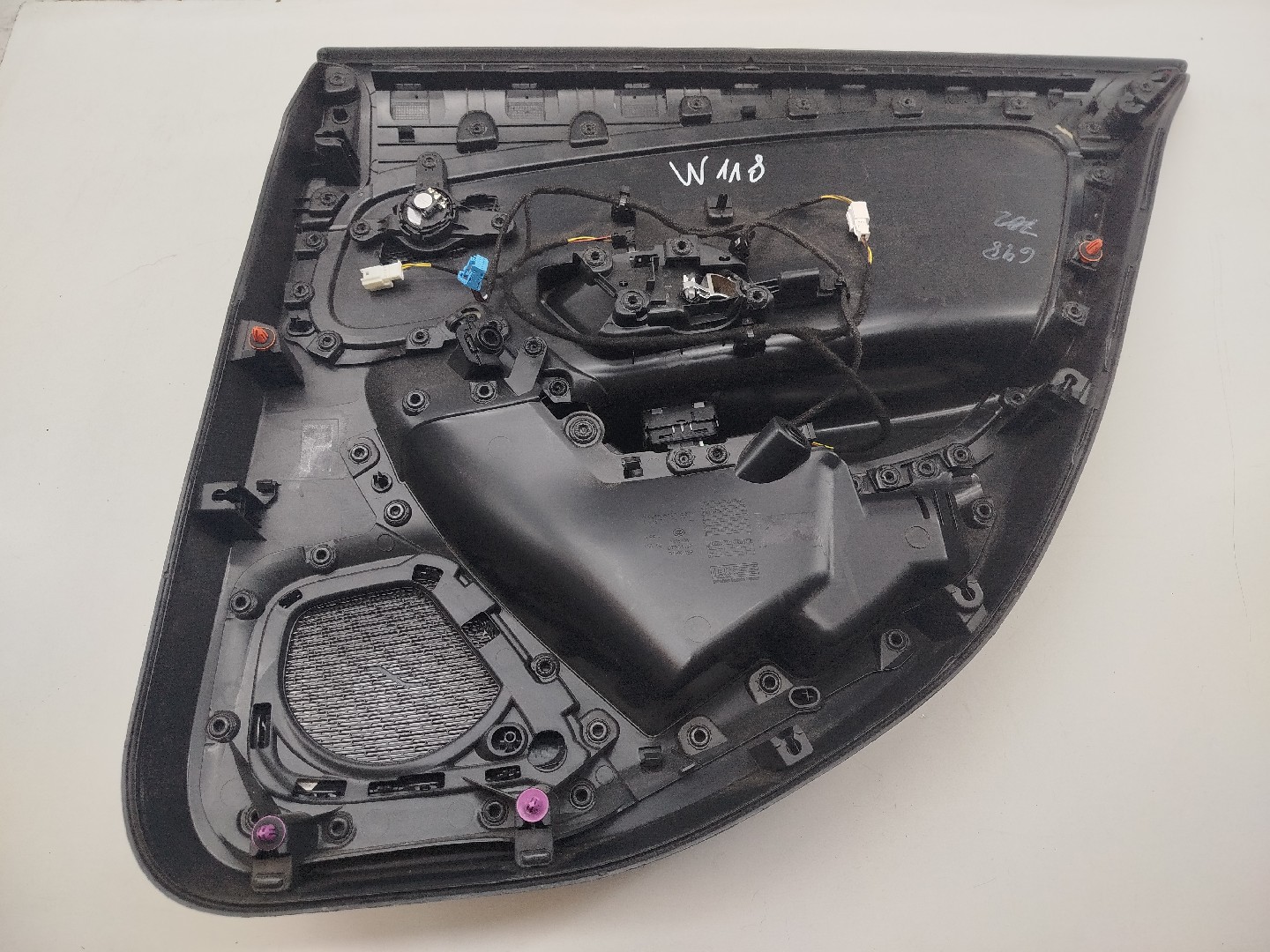 Quartela de porta trás esquerda MERCEDES-BENZ CLA (C118) | 19 -  Imagem-3