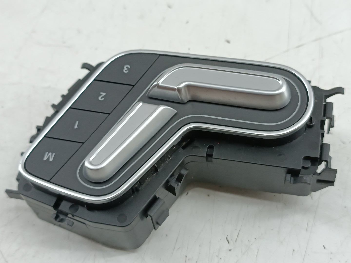 Unidade de controle de banco MERCEDES-BENZ CLA (C118) | 19 -  Imagem-2