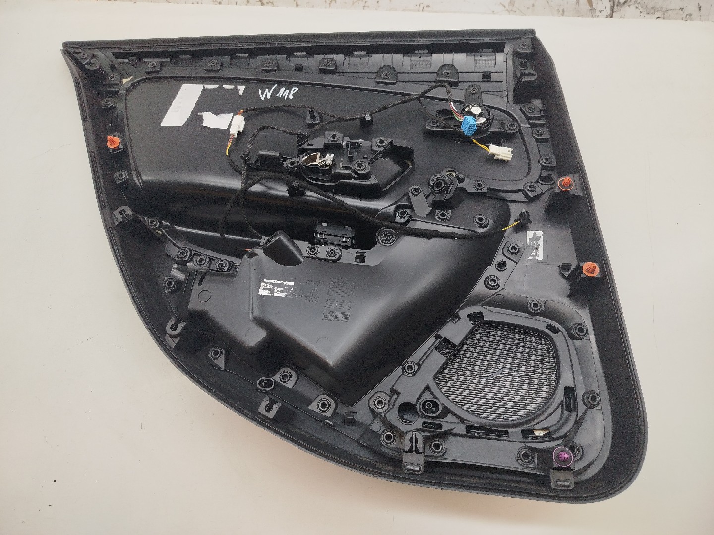 Quartela de porta trás direita MERCEDES-BENZ CLA (C118) | 19 -  Imagem-6