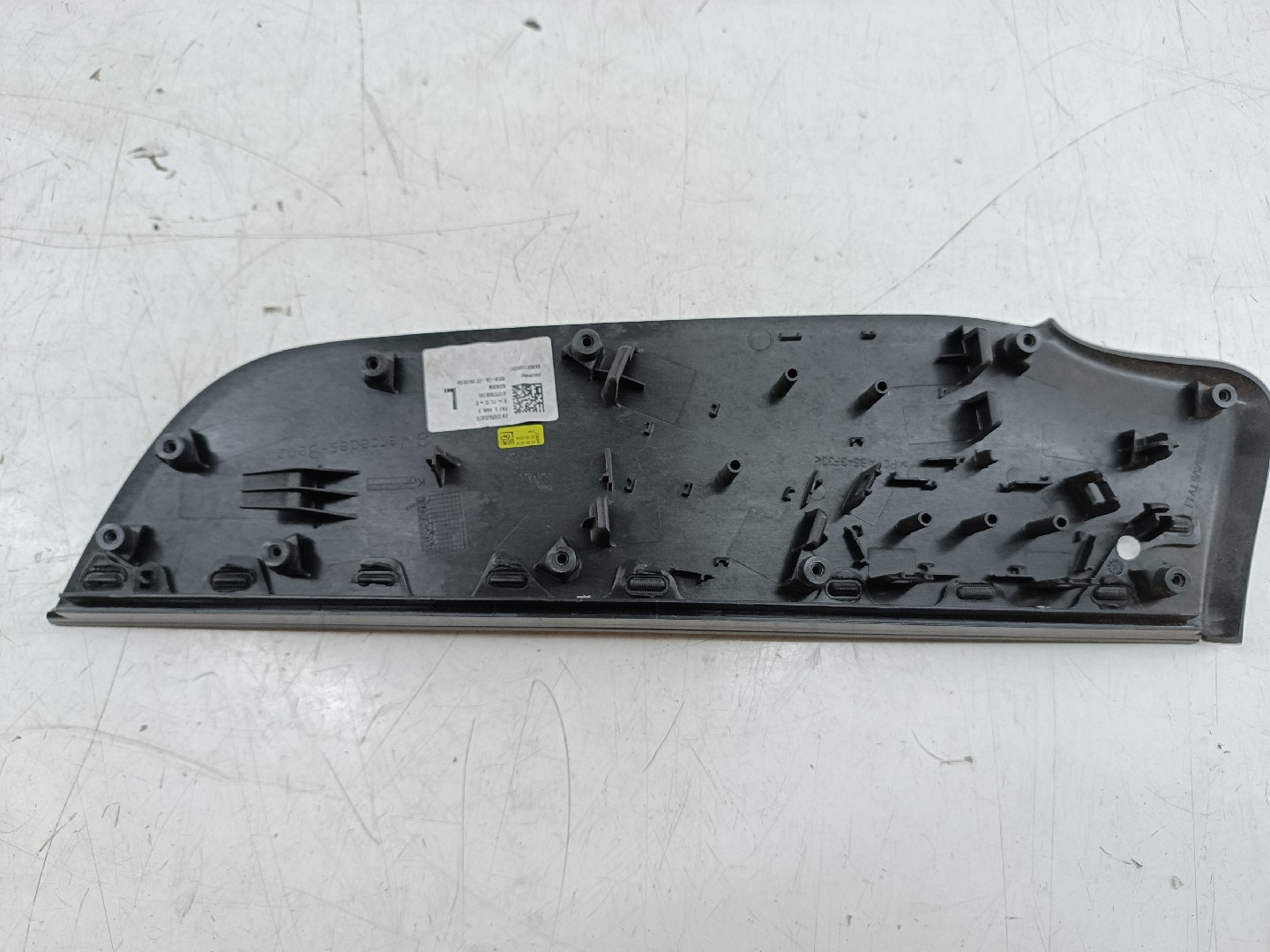 Acabamento de porta MERCEDES-BENZ CLA (C118) | 19 -  Imagem-2