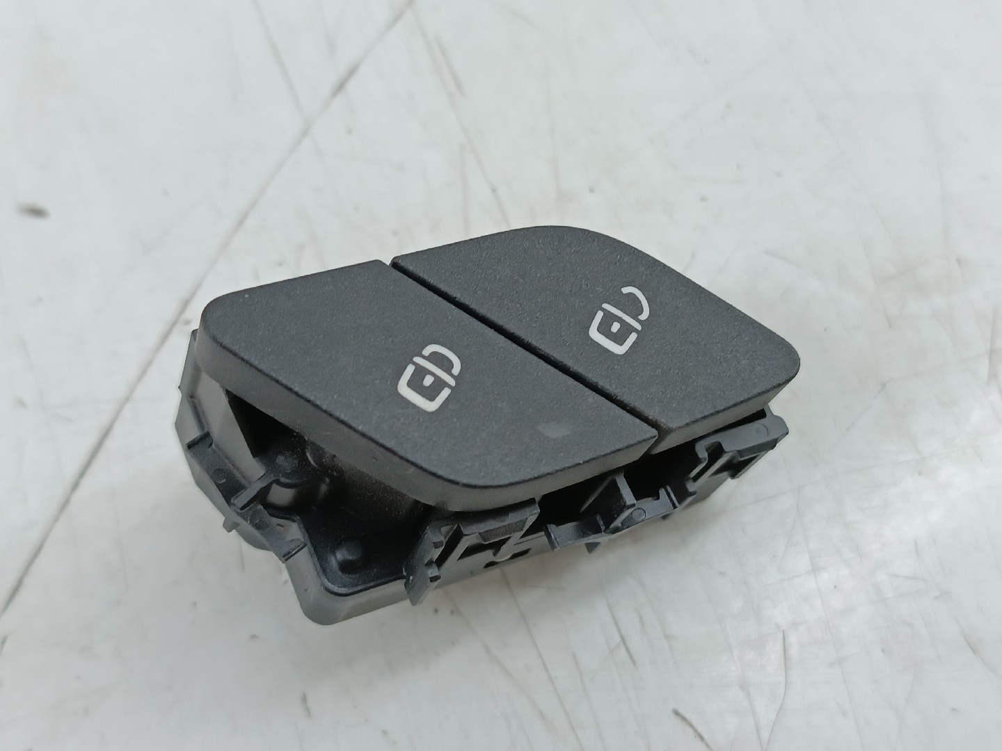 comutador de fecho central de portas MERCEDES-BENZ A-CLASS (W177) | 18 -  Imagem-4