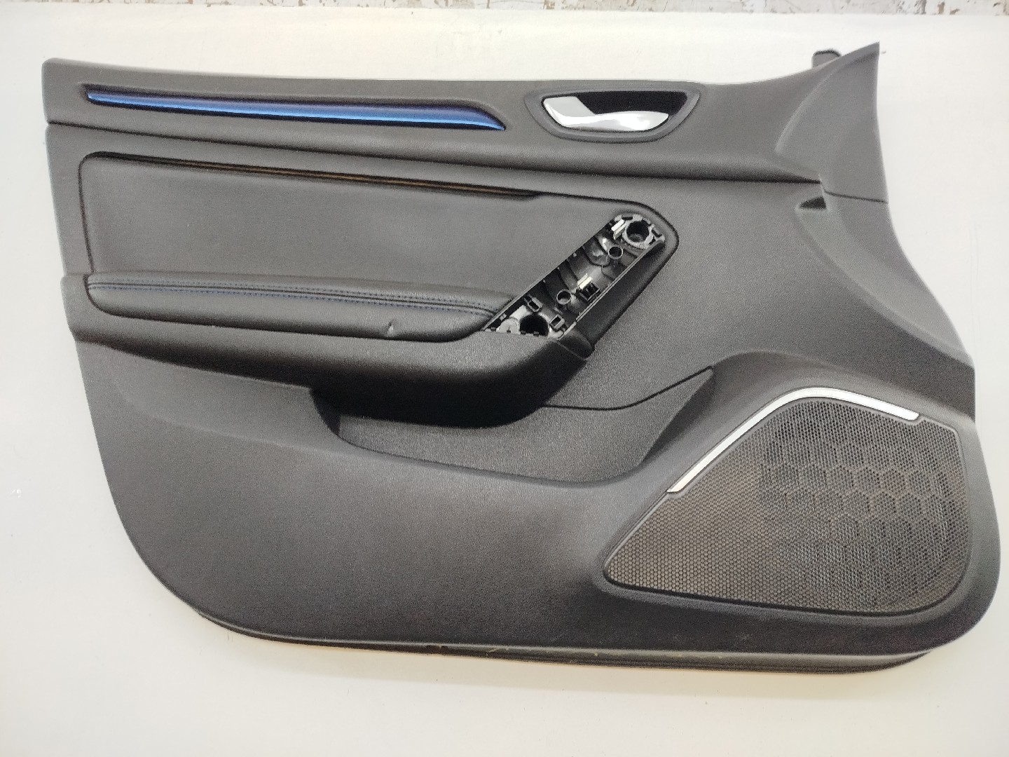 Quartela de porta frente esquerda RENAULT MEGANE IV Hatchback (B9A/M/N_) | 15 - 