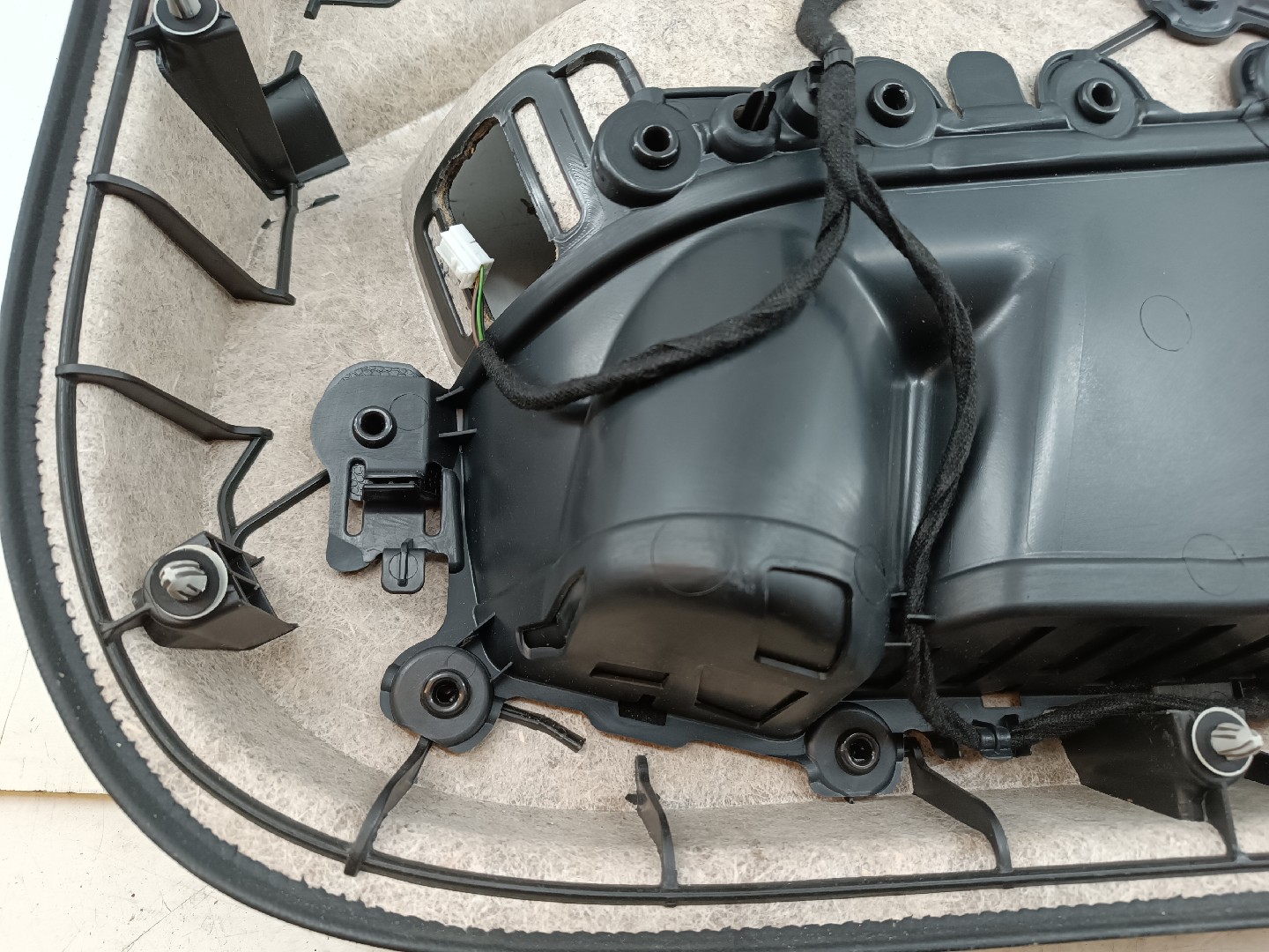 Quartela de porta frente esquerda MERCEDES-BENZ C-CLASS (W205) | 13 -  Imagem-1