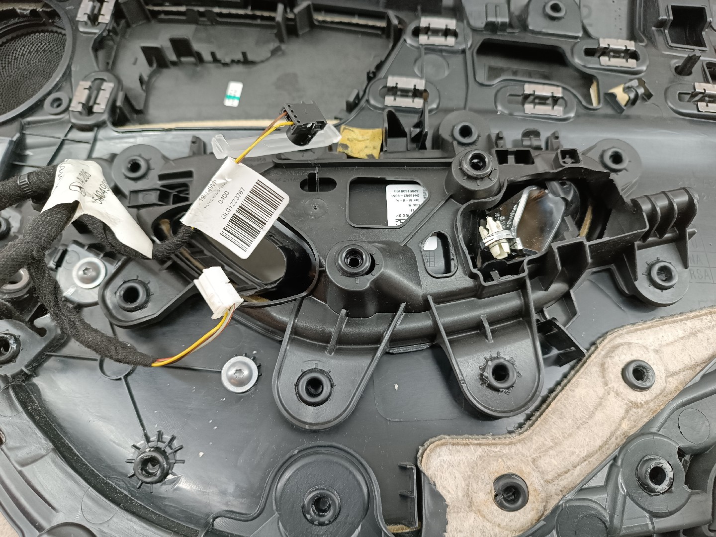 Quartela de porta frente esquerda MERCEDES-BENZ C-CLASS (W205) | 13 -  Imagem-3