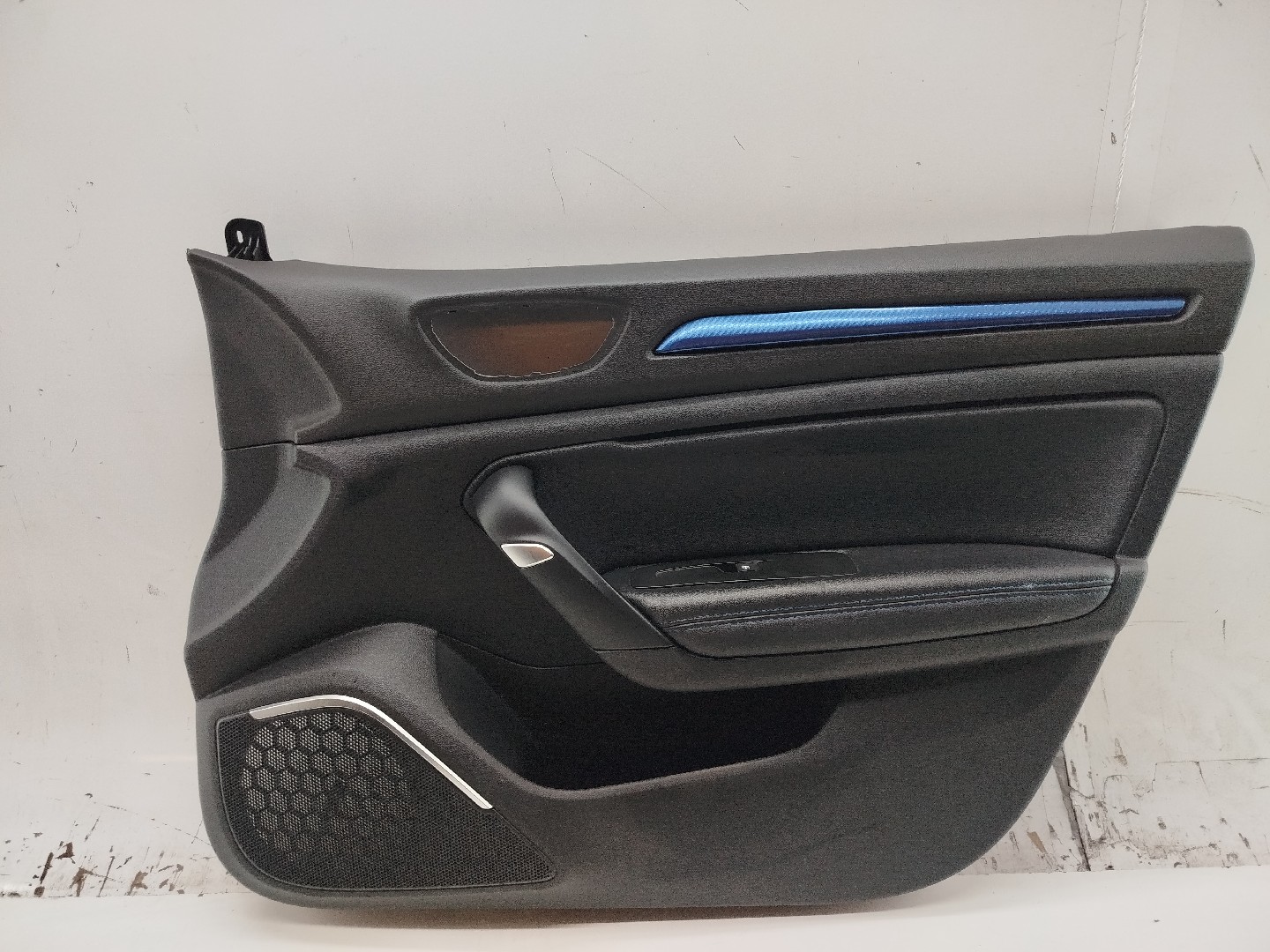 Quartela de porta frente direita RENAULT MEGANE IV Hatchback (B9A/M/N_) | 15 - 