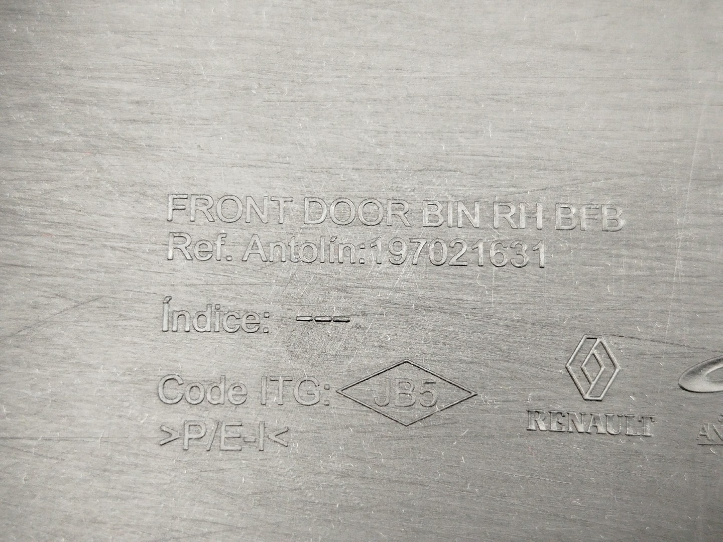 Quartela de porta frente direita RENAULT MEGANE IV Hatchback (B9A/M/N_) | 15 -  Imagem-3