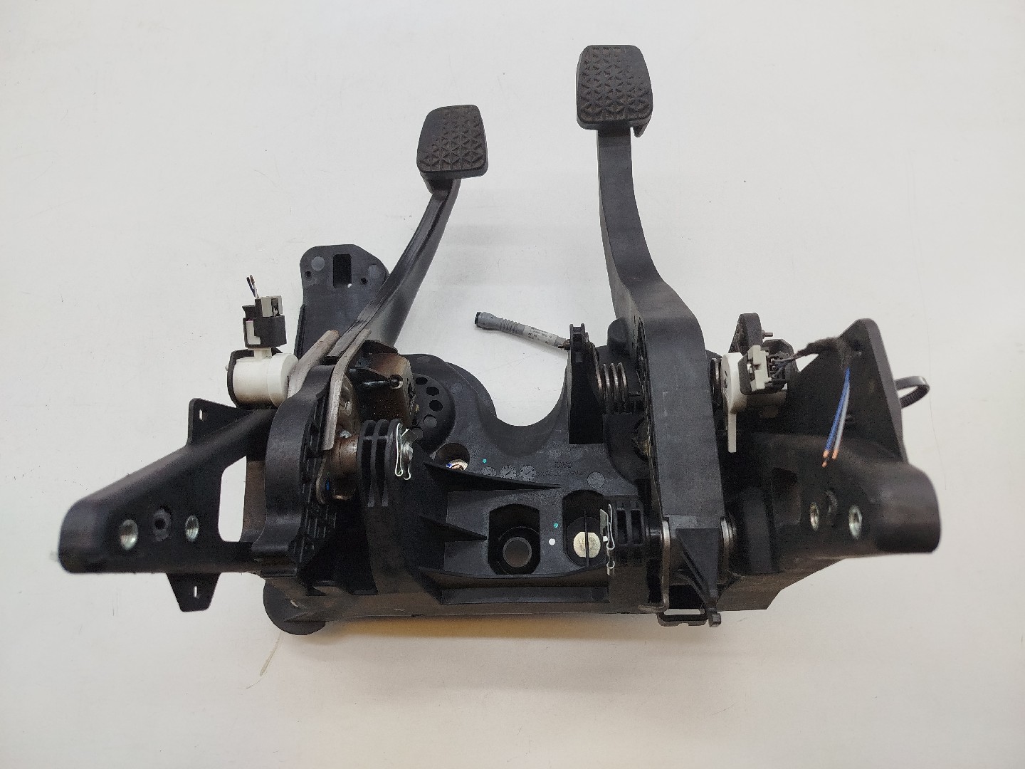 Pedal de embraiagem e travão OPEL ASTRA K (B16) | 15 -  Imagem-1