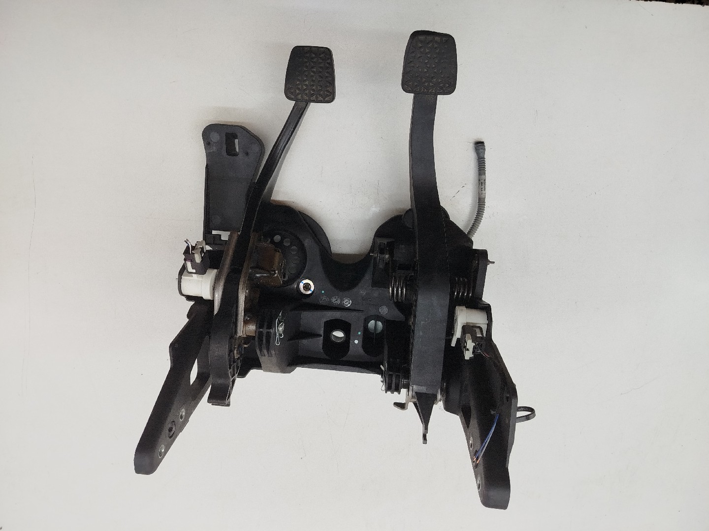 Pedal de embraiagem e travão OPEL ASTRA K (B16) | 15 - 