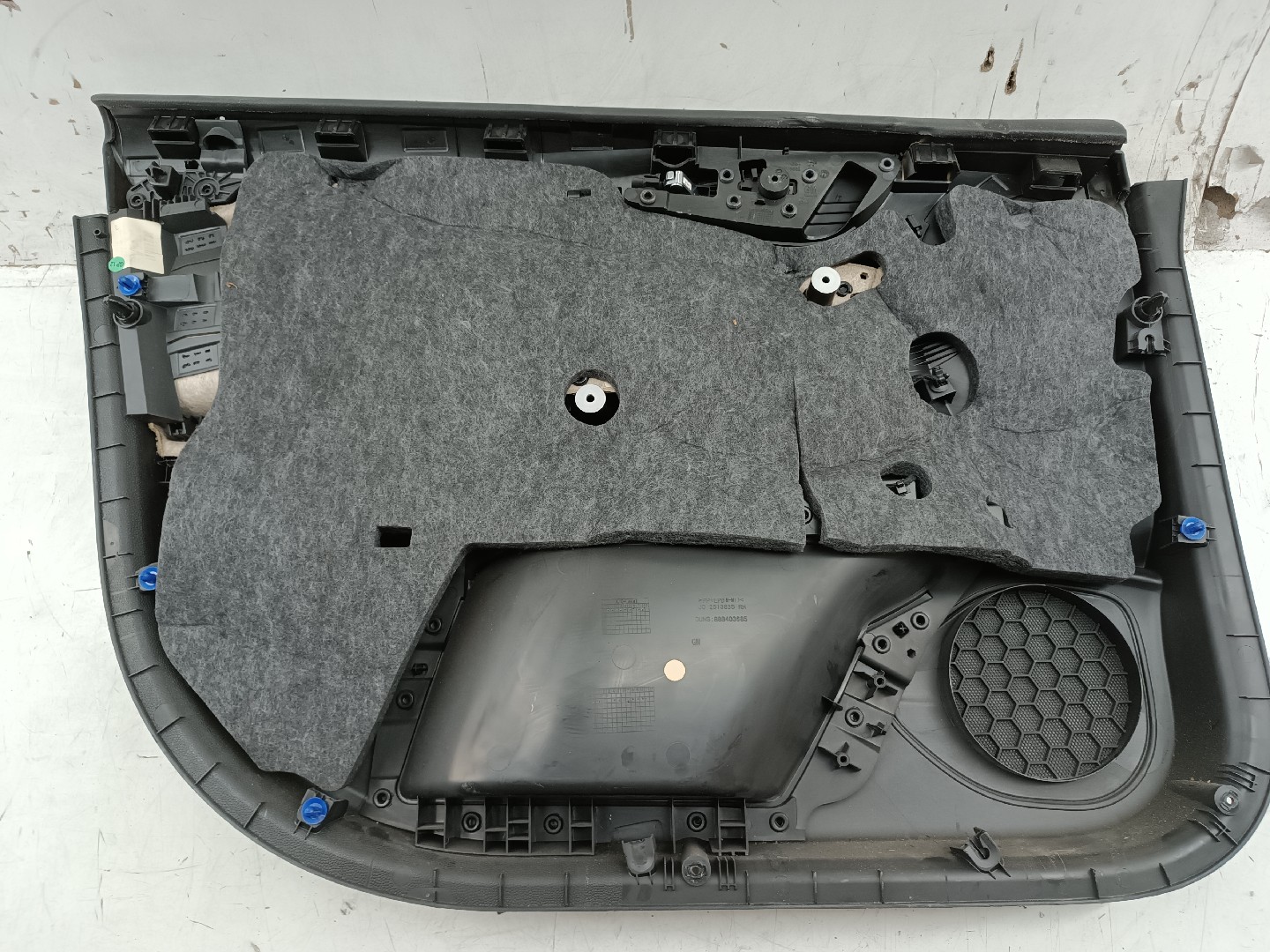 Quartela de porta frente direita OPEL ASTRA K (B16) | 15 - 
