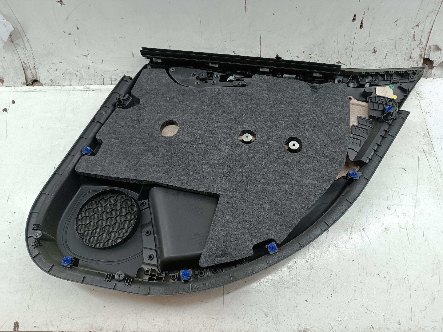 Quartela / forra Porta Tras Esquerdo OPEL ASTRA K (B16) | 15 - 