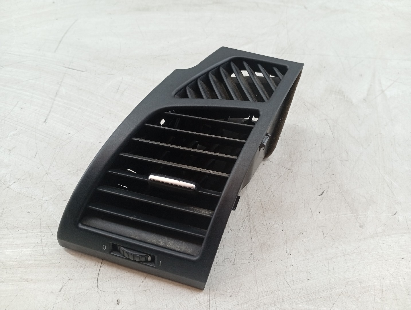 Difusor de ar esquerdo BMW 1 (E87) | 03 - 13