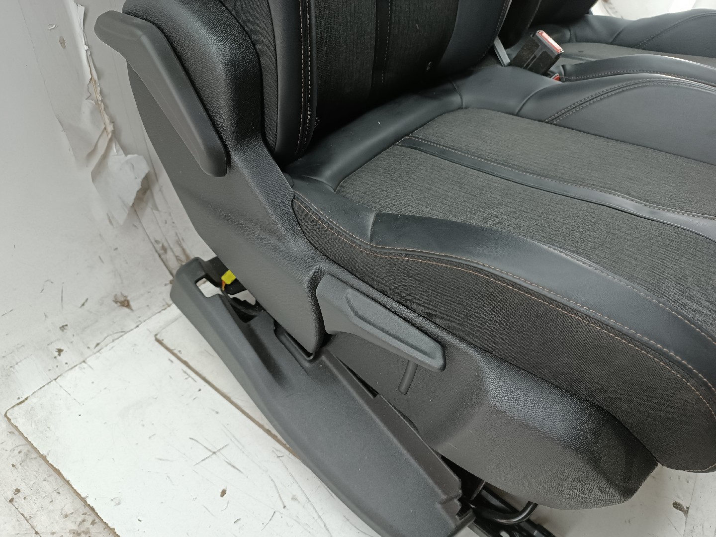 Conjunto de bancos com airbags PEUGEOT 3008 SUV (M_) | 16 -  Imagem-2