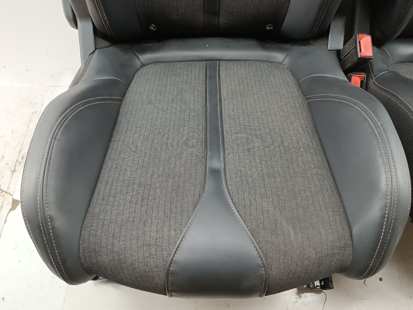 Conjunto de bancos com airbags PEUGEOT 3008 SUV (M_) | 16 -  Imagem-6