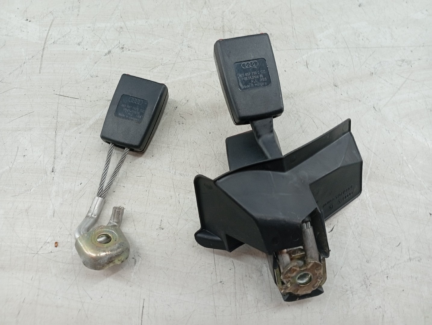 Encaixe do cinto AUDI A4 Avant (8E5, B6) | 00 - 05