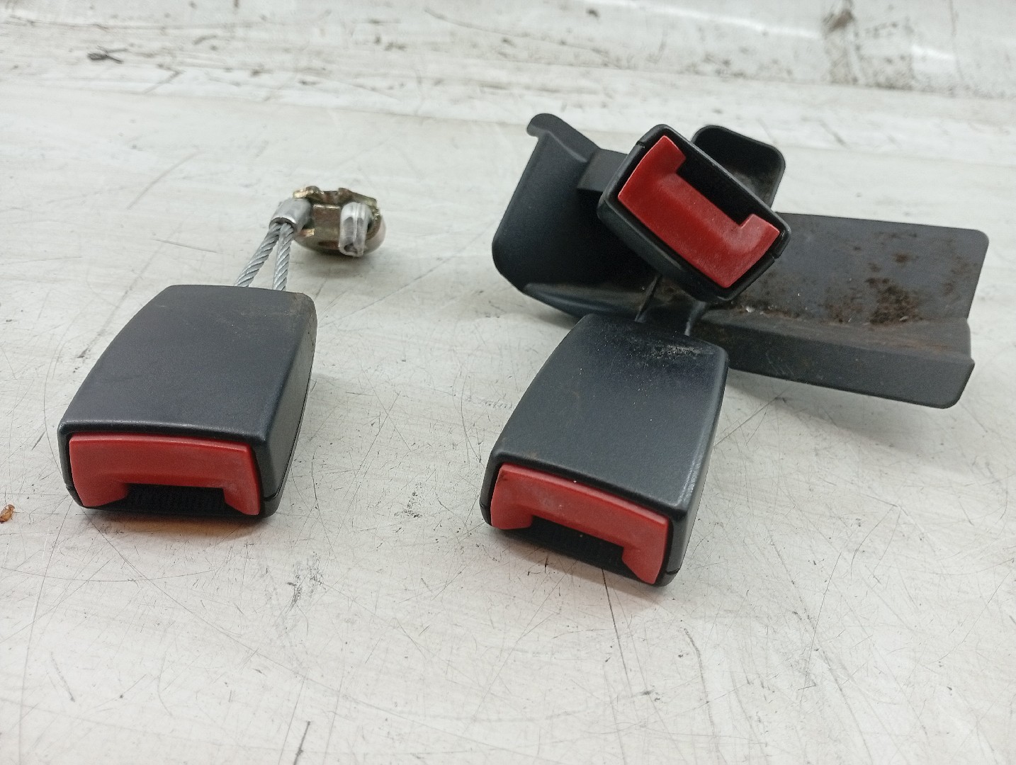 Encaixe do cinto AUDI A4 Avant (8E5, B6) | 00 - 05 Imagem-2