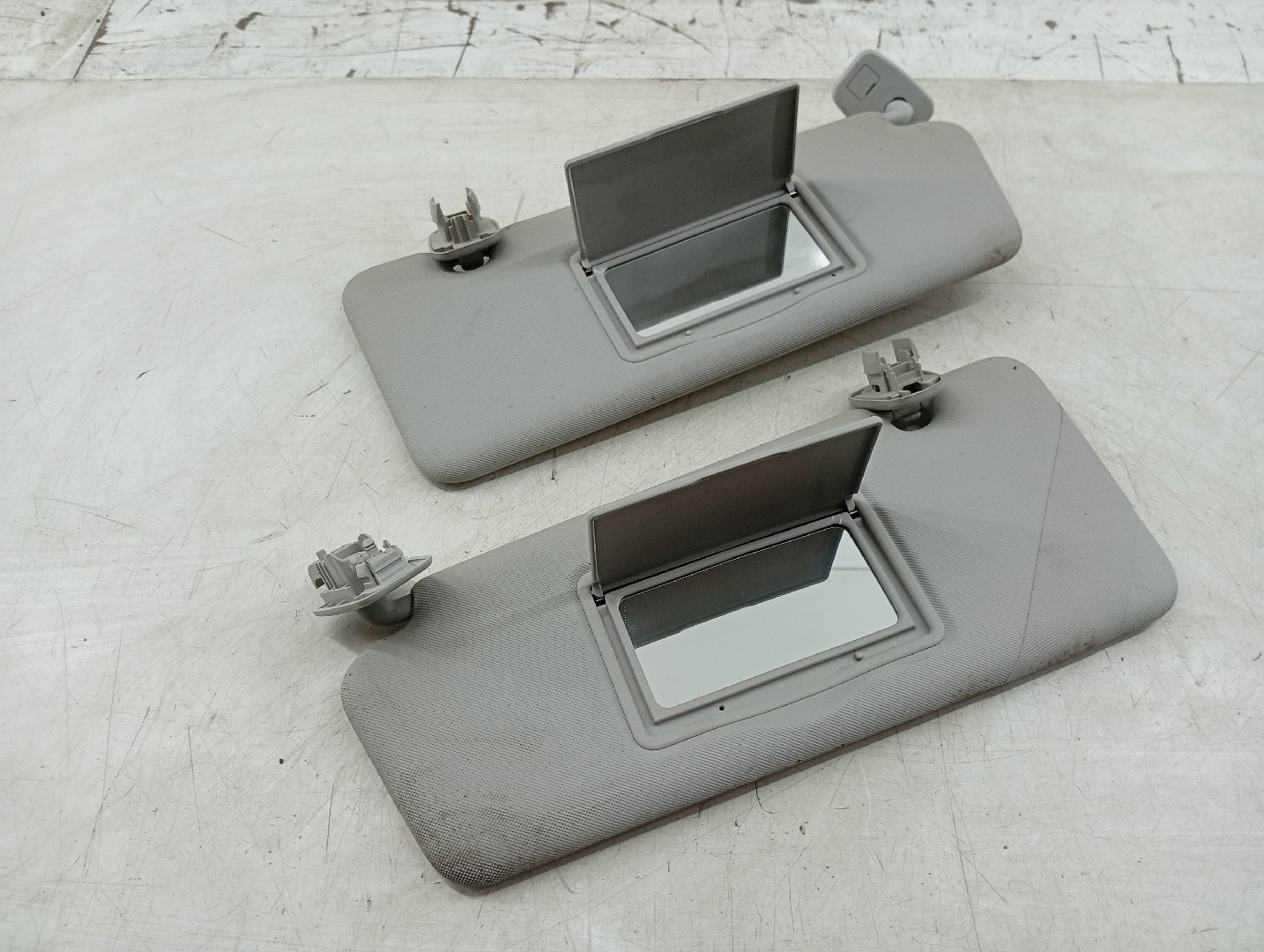 Palas de sol direita e esquerda RENAULT MEGANE III Grandtour (KZ0/1) | 08 -  Imagem-1