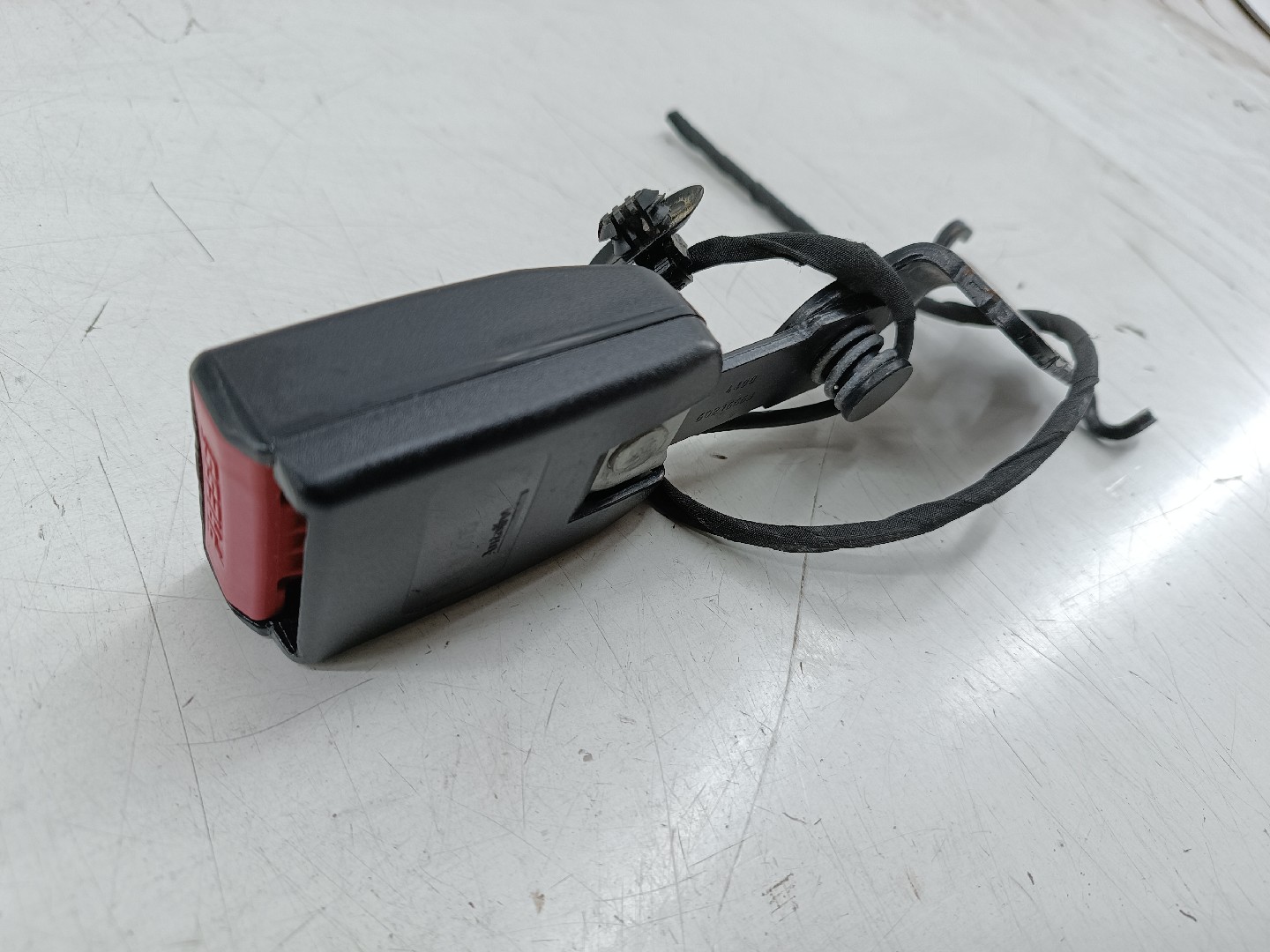 Encaixe cinto traseiro RENAULT MEGANE III Grandtour (KZ0/1) | 08 -  Imagem-4