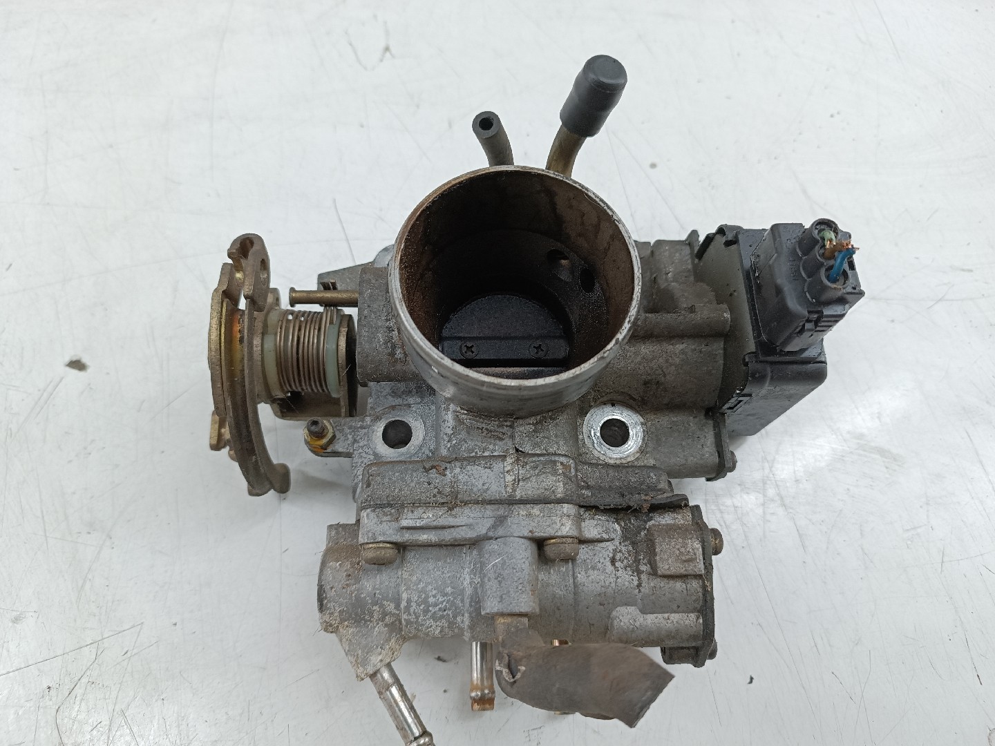 Borboleta de admissão TOYOTA COROLLA (_E10_) | 91 - 99 Imagem-3