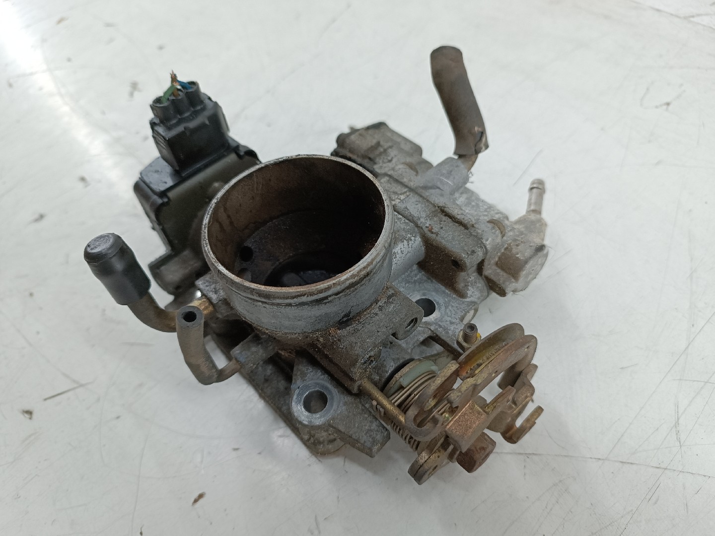 Borboleta de admissão TOYOTA COROLLA (_E10_) | 91 - 99 Imagem-4