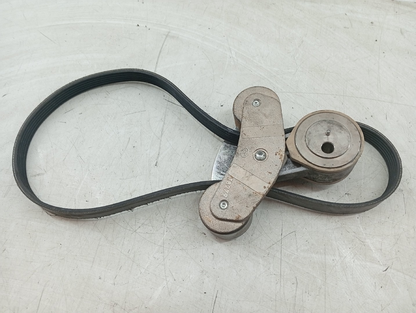 Rolo tensor, correia trapezoidal CITROEN DS5 | 11 - 15 Imagem-3