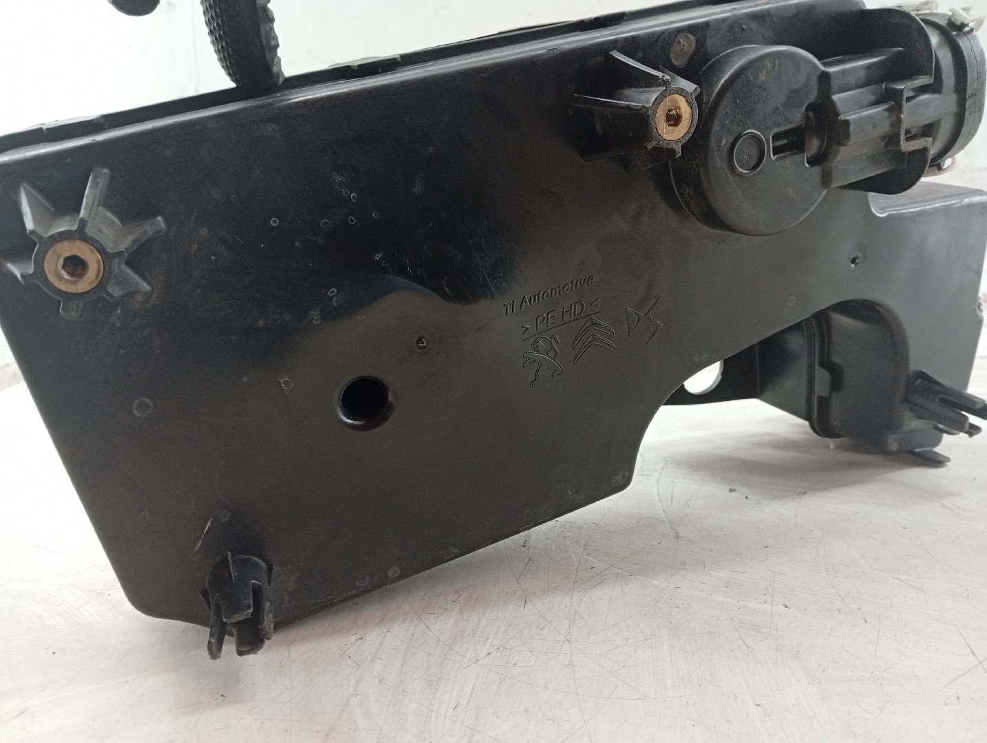 Depósito ad blue CITROEN DS5 | 11 - 15 Imagem-3