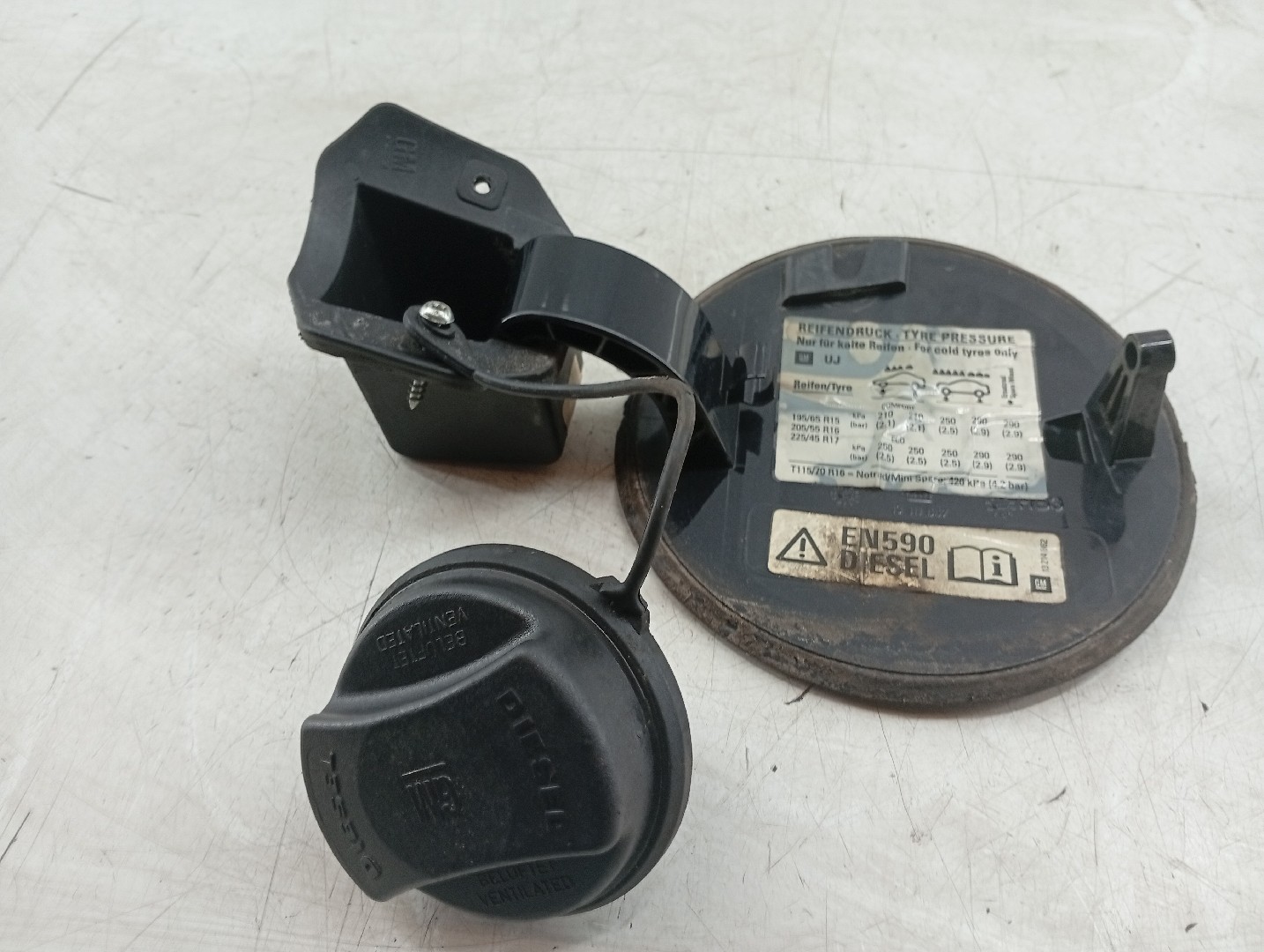 Tampa Da Bomba De Combustivel OPEL ASTRA H GTC (A04) | 05 - 10 Imagem-2