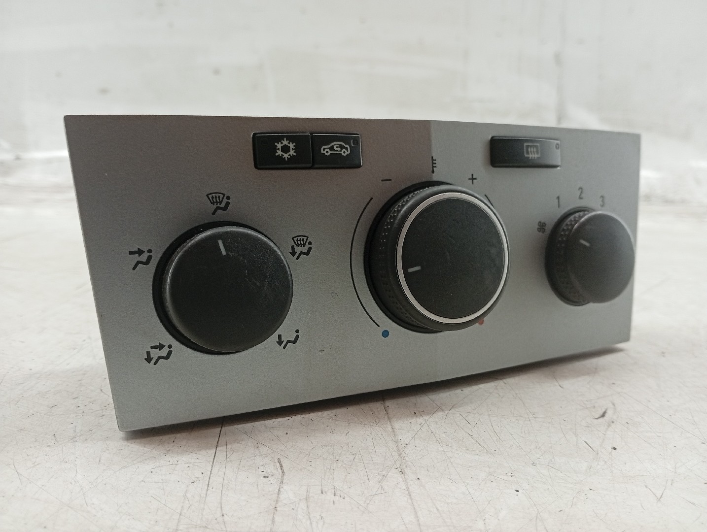 Comando Climatizaçao / Sofagem OPEL ASTRA H GTC (A04) | 05 - 10 Imagem-1