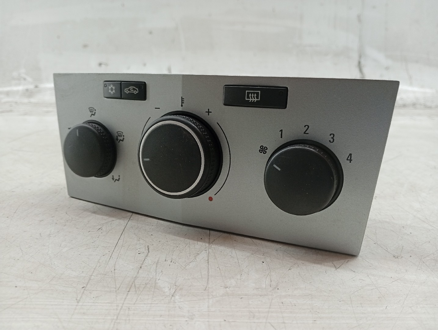 Comando Climatizaçao / Sofagem OPEL ASTRA H GTC (A04) | 05 - 10 Imagem-5