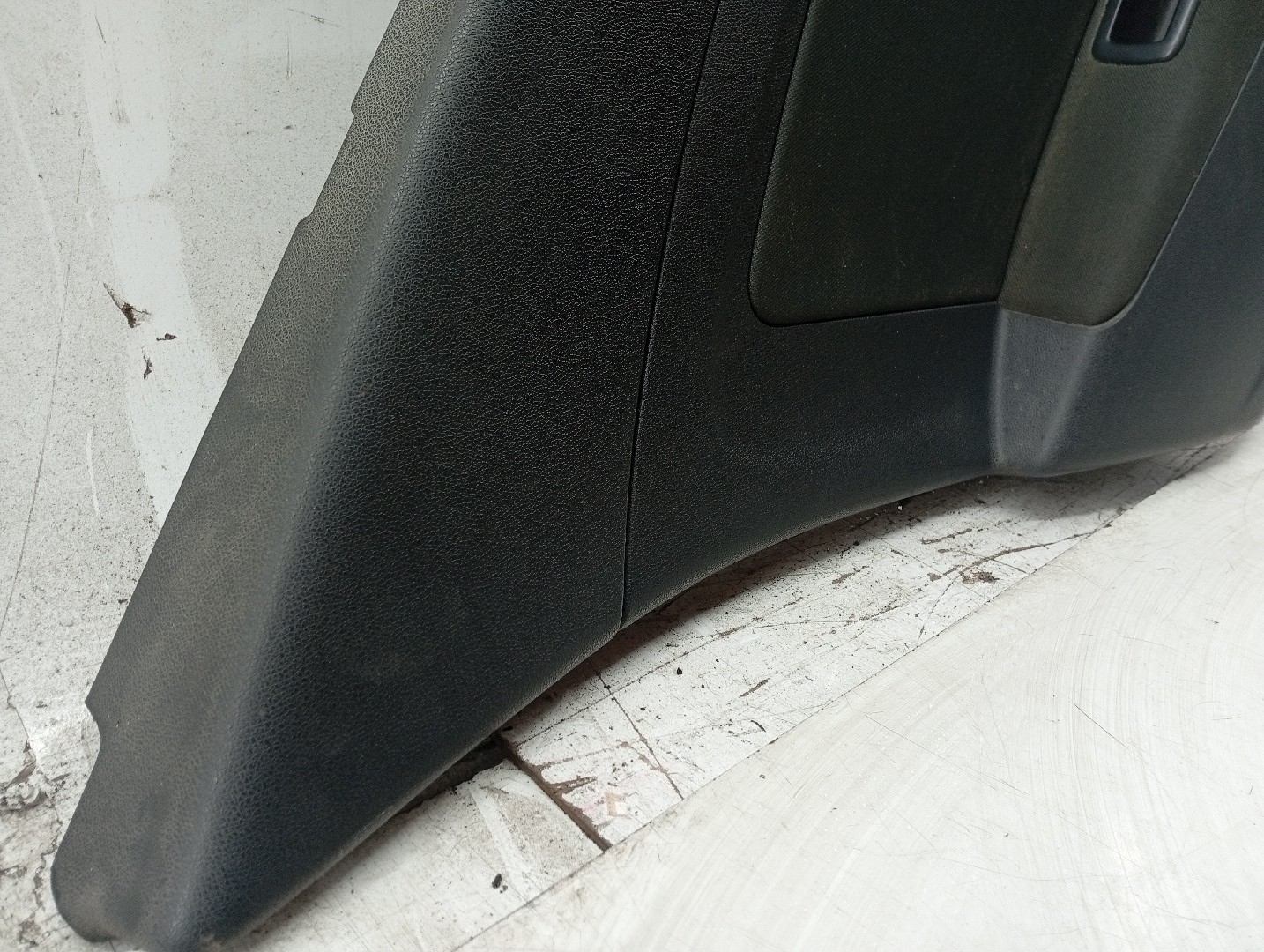 Quartela de porta trás esquerda RENAULT MEGANE III Grandtour (KZ0/1) | 08 -  Imagem-6