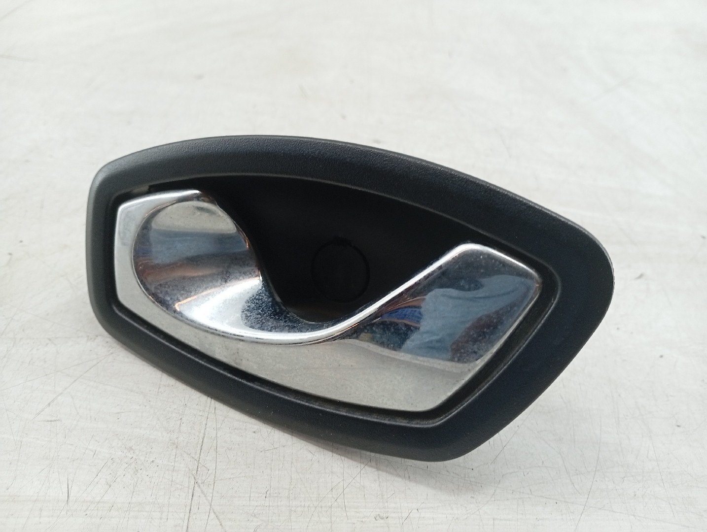 Puxador interior de porta traseira esquerda RENAULT MEGANE III Grandtour (KZ0/1) | 08 -  Imagem-1