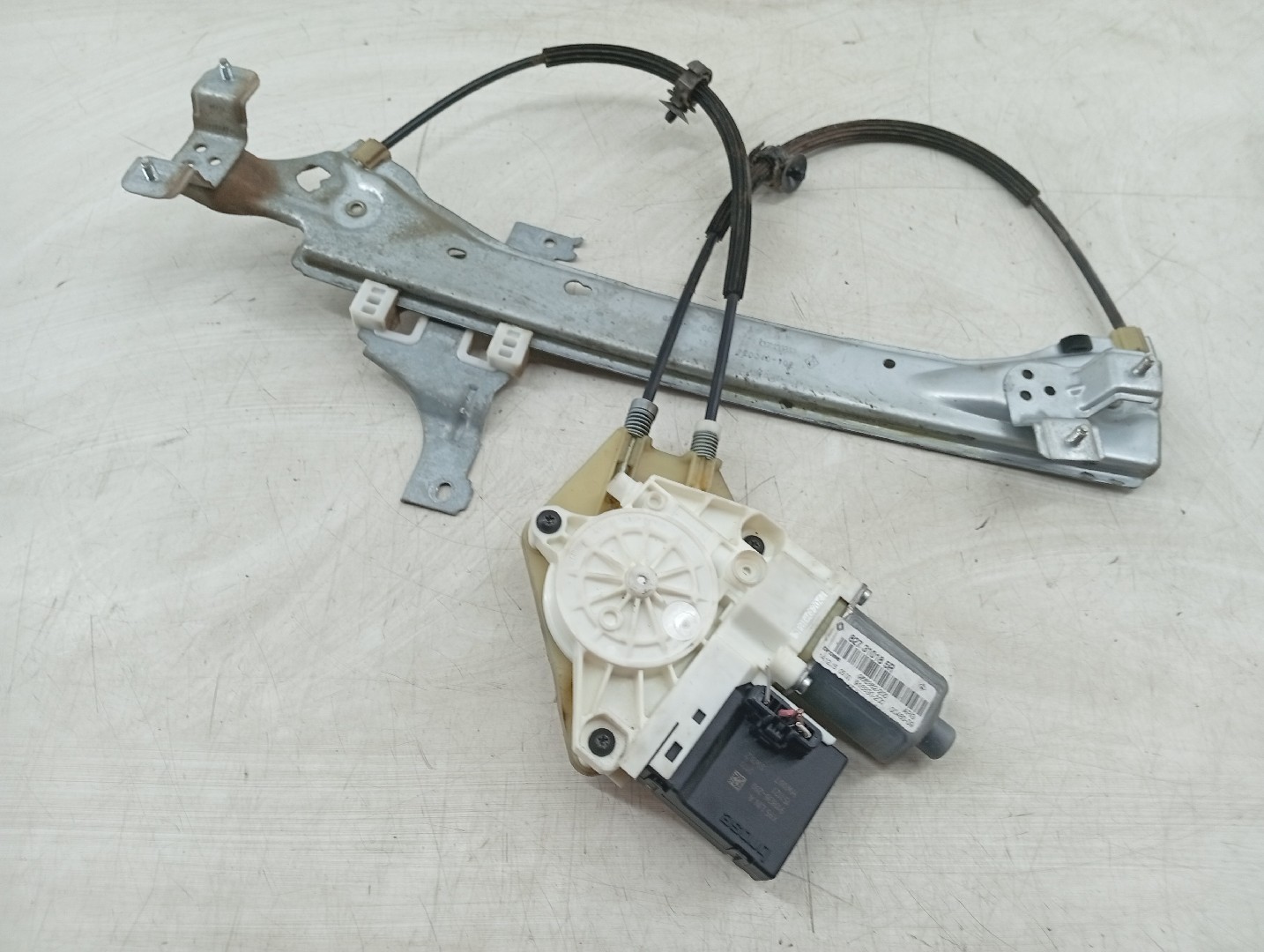 Motor e elevador de vidro trás esquerdo RENAULT MEGANE III Grandtour (KZ0/1) | 08 - 