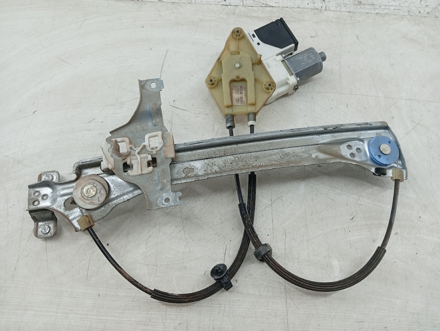 Motor e elevador de vidro trás esquerdo RENAULT MEGANE III Grandtour (KZ0/1) | 08 -  Imagem-4