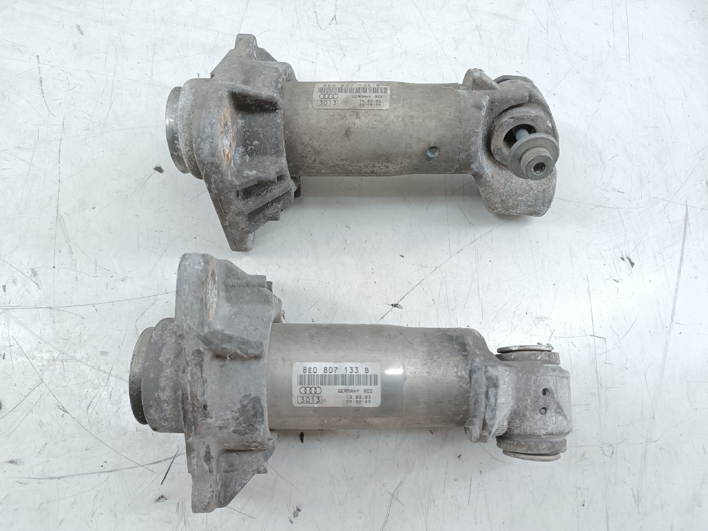 Suporte de reforço AUDI A4 (8E2, B6) | 00 - 05