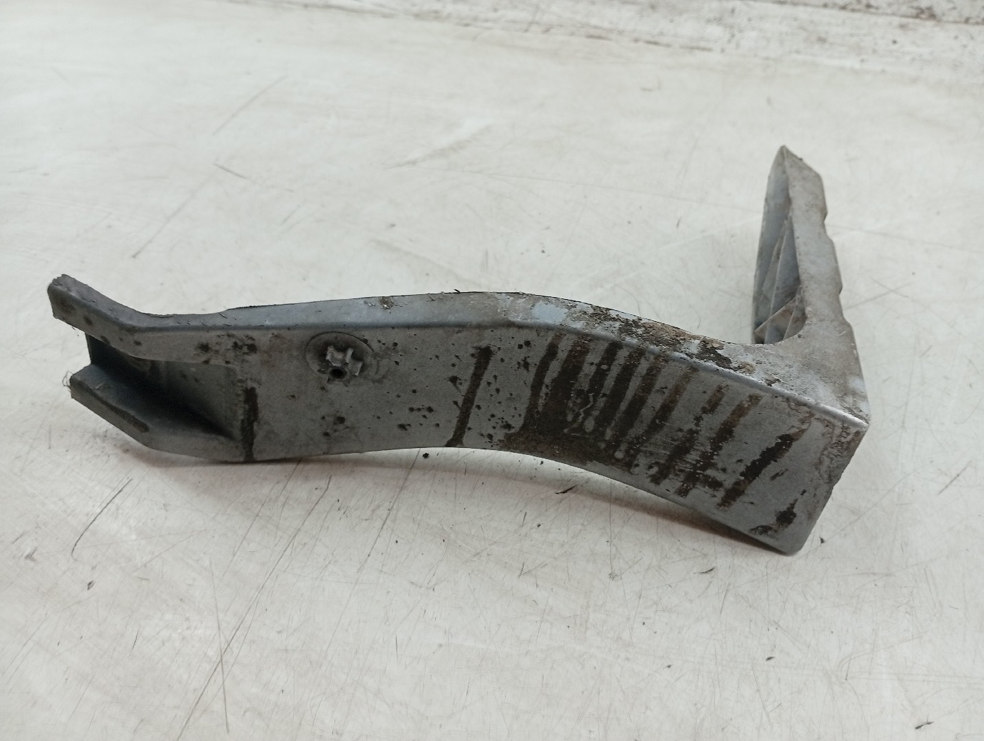 Guia de para-choques AUDI A4 Avant (8E5, B6) | 00 - 05 Imagem-4