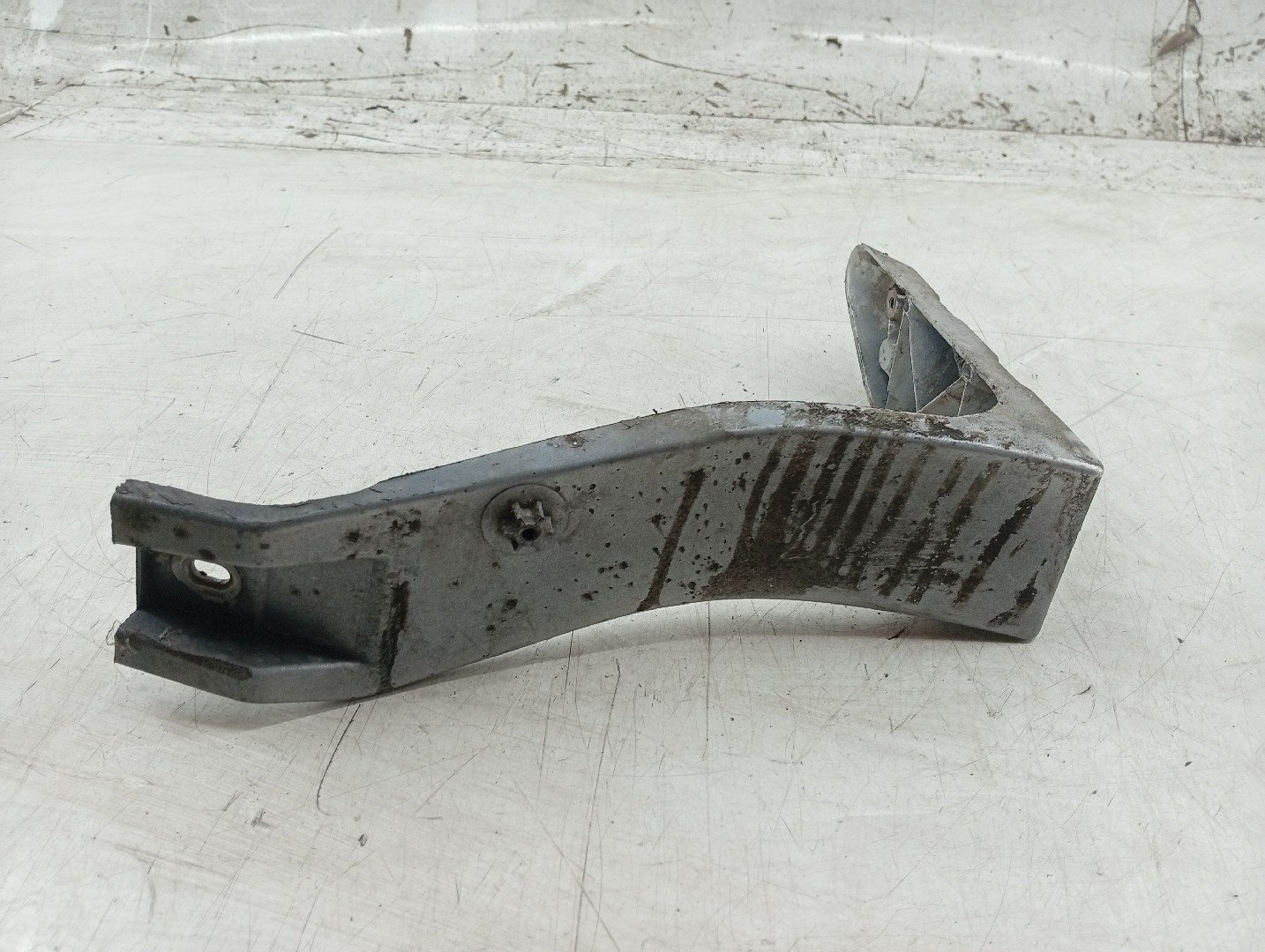 Guia de para-choques AUDI A4 Avant (8E5, B6) | 00 - 05 Imagem-1