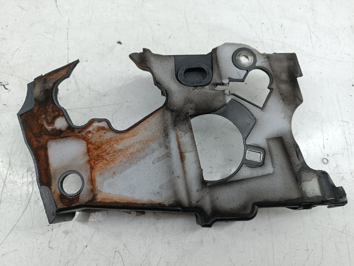 Tampa de plástico da correia do alternador AUDI A3 (8P1) | 03 - 13 Imagem-3