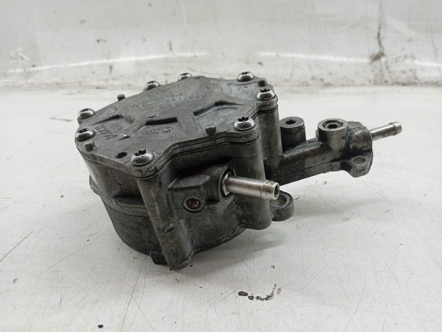 Bomba de vácuo AUDI A3 (8P1) | 03 - 13 Imagem-2