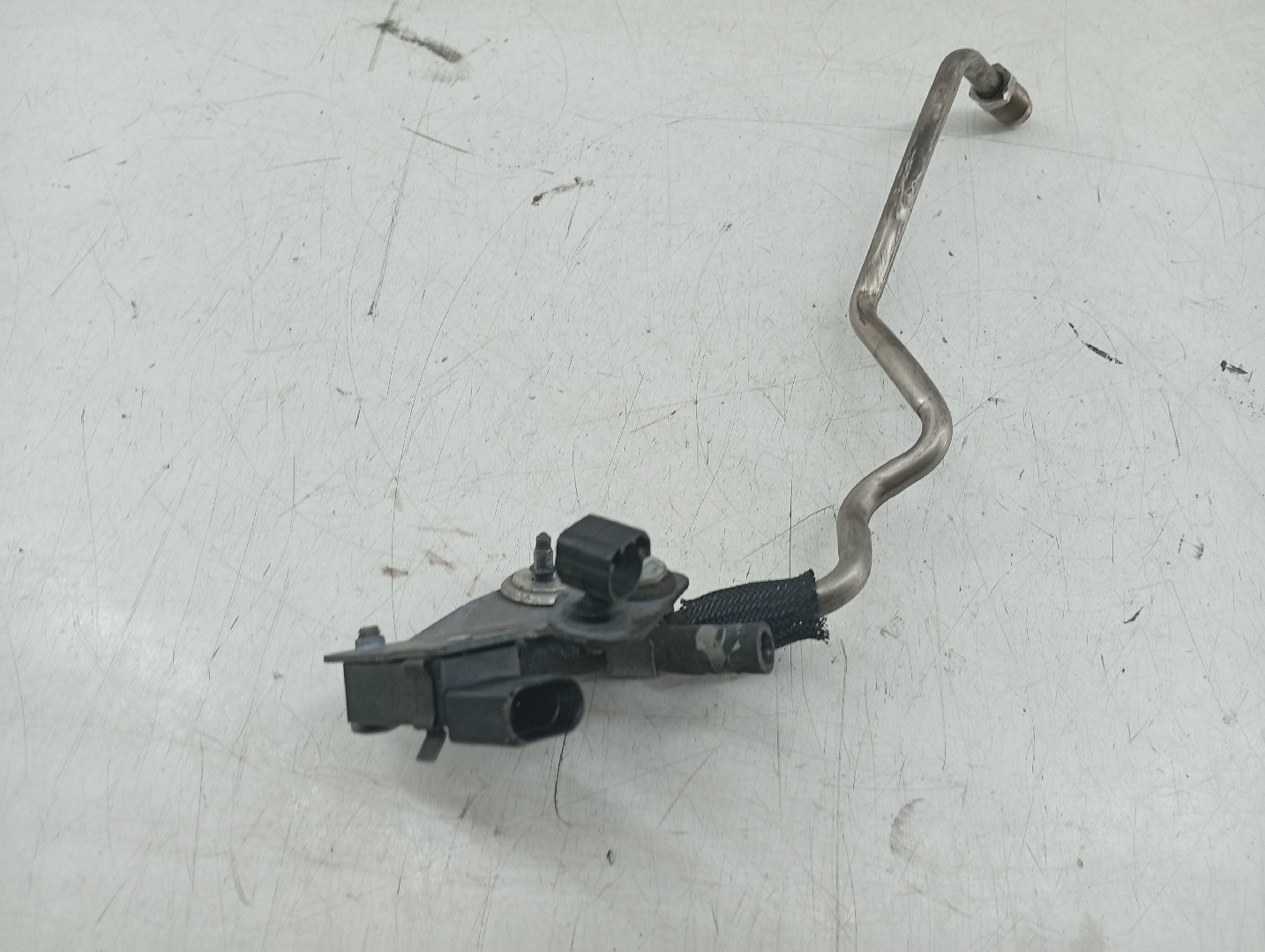 Sensor de pressão de gases de escape AUDI A3 (8P1) | 03 - 13 Imagem-2