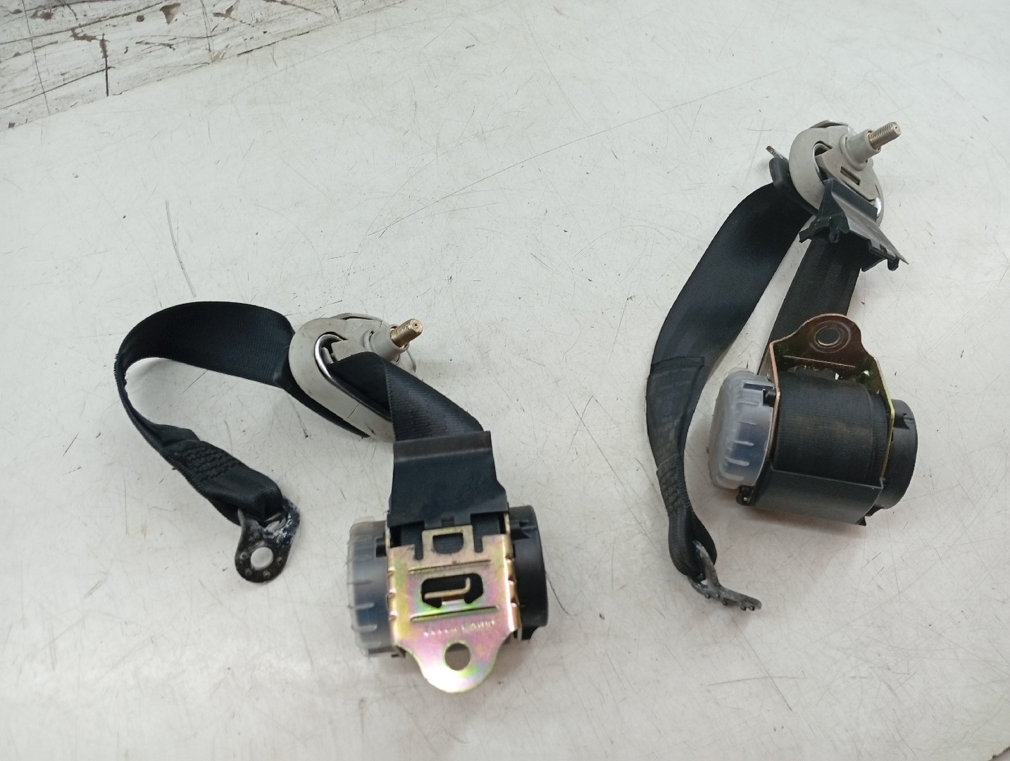 Cintos traseiros VOLKSWAGEN GOLF IV (1J1) | 97 - 07