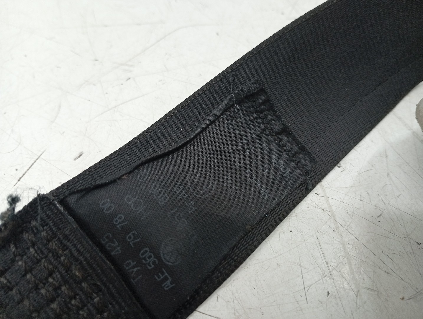 Cintos traseiros VOLKSWAGEN GOLF IV (1J1) | 97 - 07 Imagem-1