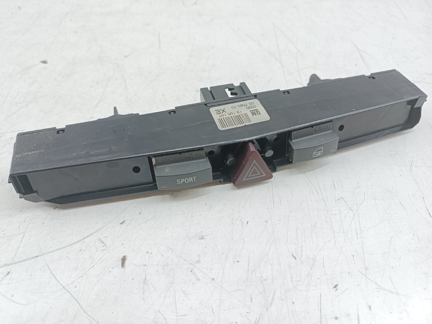 Conjunto de botões do tablier OPEL ASTRA H GTC (A04) | 05 - 10 Imagem-4