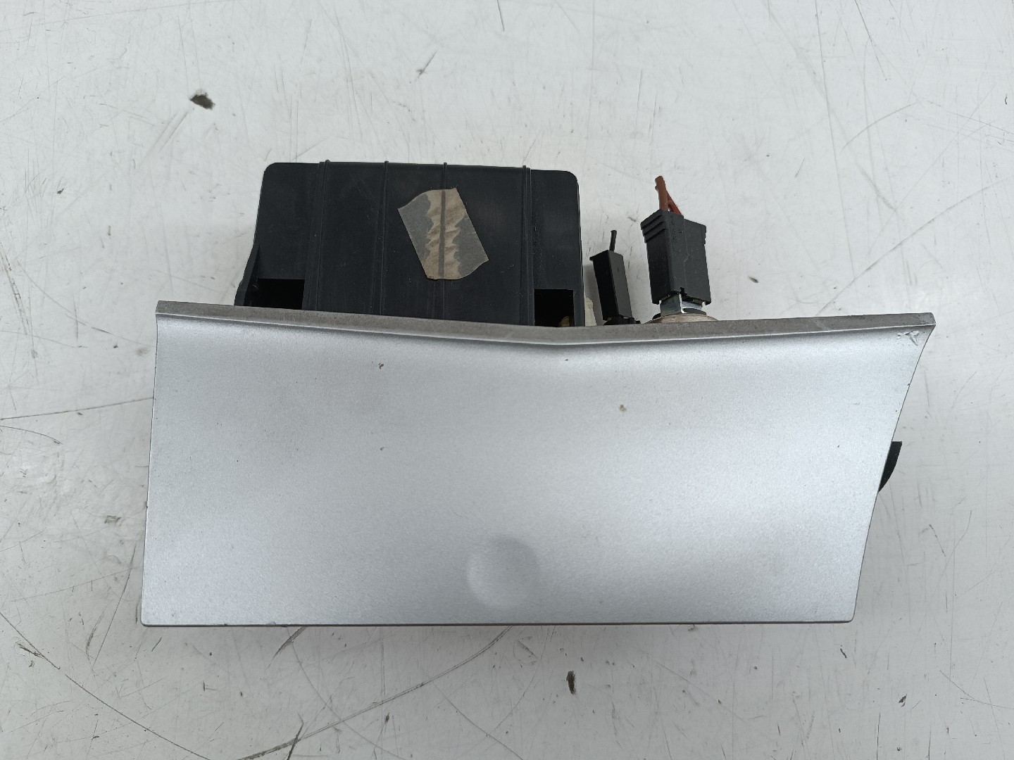 Cinzeiro OPEL ASTRA H GTC (A04) | 05 - 10