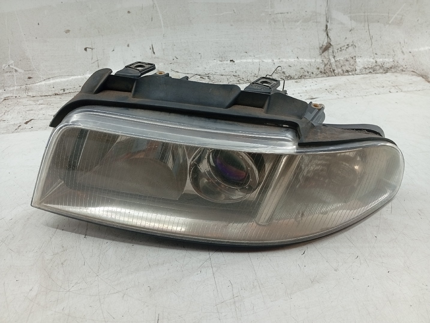 Ótica Esquerda AUDI A4 Avant (8D5, B5) | 94 - 02