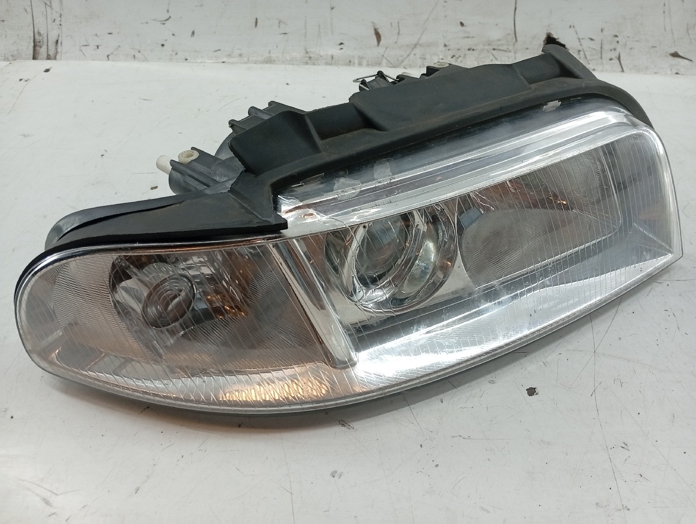 Ótica Direita AUDI A4 Avant (8D5, B5) | 94 - 02 Imagem-1