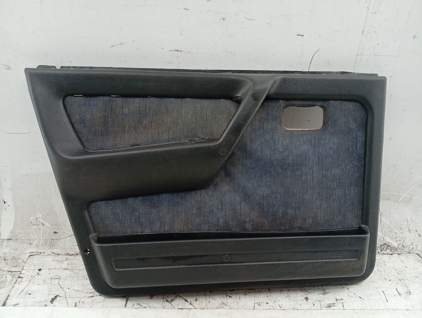 Quartela de porta frente esquerda FIAT UNO (146_) | 83 - 06